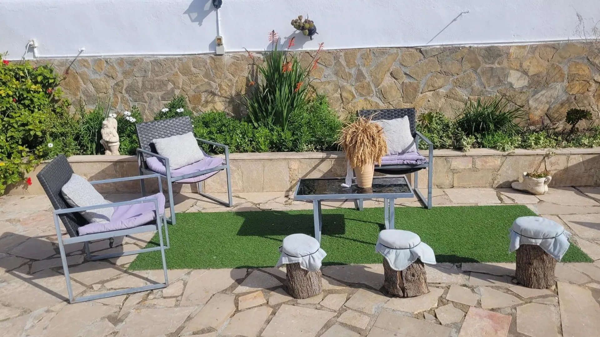 Llar De Laura Villa El Poblenou del Delta Farm stay