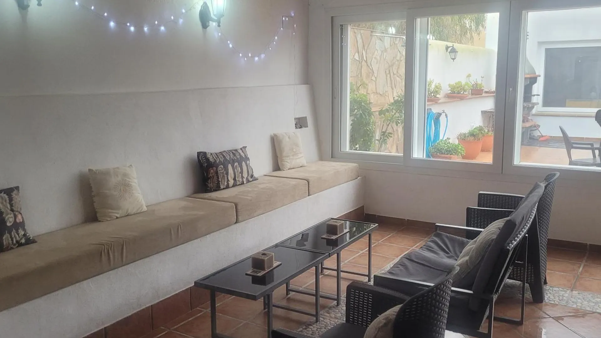 Llar De Laura Villa El Poblenou del Delta Farm stay